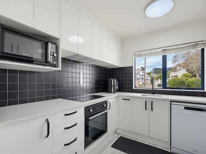 3/71 Fernhill Way, Oteha