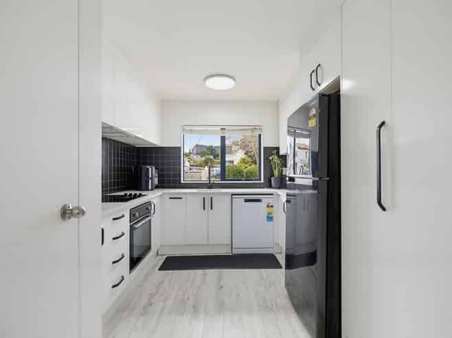 3/71 Fernhill Way, Oteha