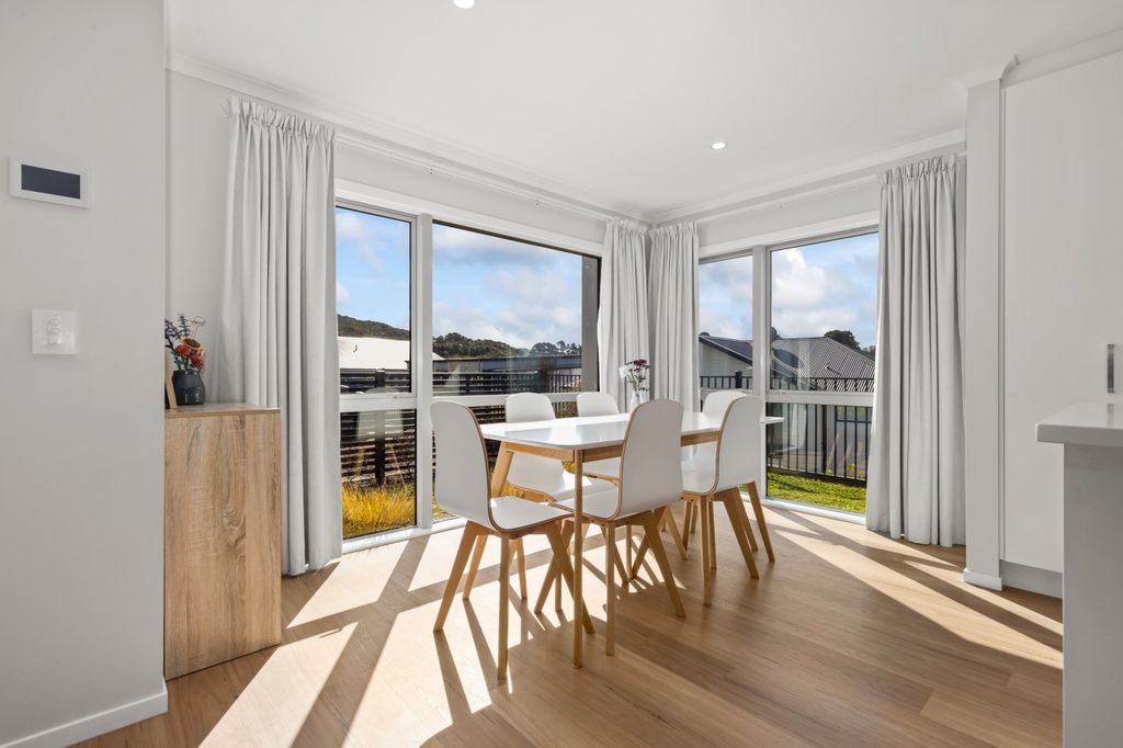 Sun, space and style | A modern Kenepuru gem 5