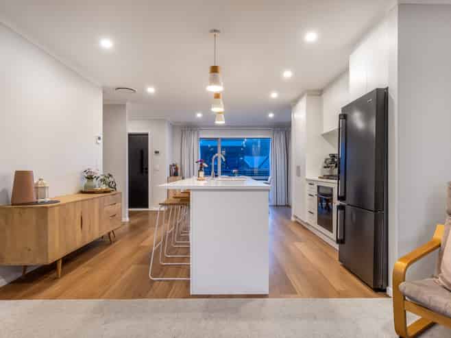 8 Hokioi Drive, Porirua
