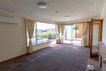 40 Preston Crescent, Belleknowes