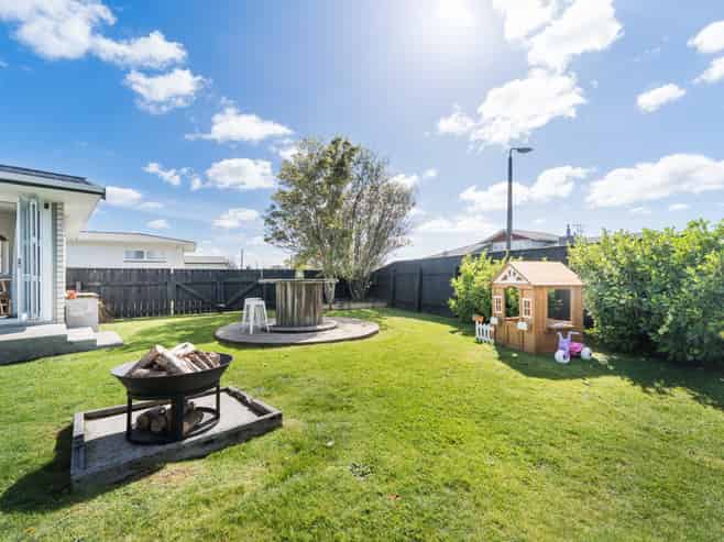 1 Sutherland Crescent, Westbrook