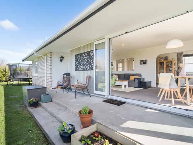 1 Sutherland Crescent, Westbrook