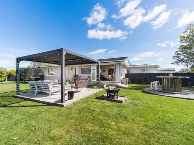 1 Sutherland Crescent, Westbrook