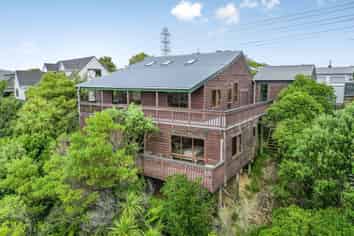 7 Kekeno Grove, Tirohanga