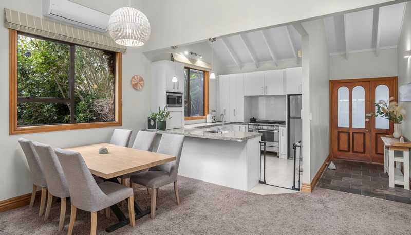 7 Kekeno Grove, Tirohanga