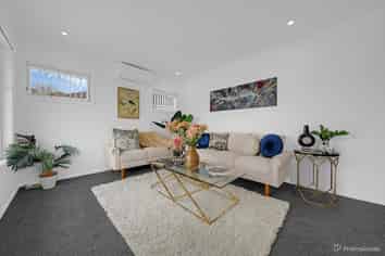 11 Awatere Street, Clover Park
