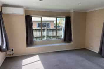 97B Lake Crescent, Hamilton Lake