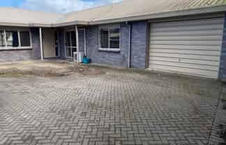 97B Lake Crescent, Hamilton Lake