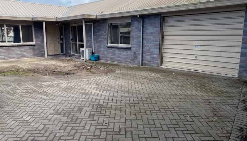 97B Lake Crescent, Hamilton Lake