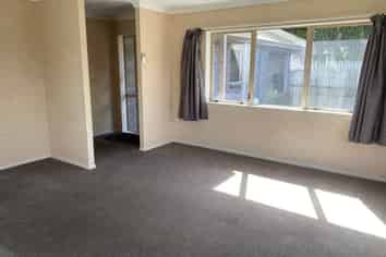 97B Lake Crescent, Hamilton Lake