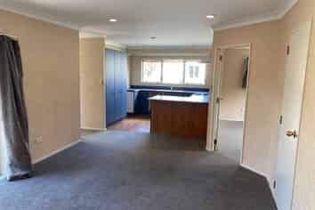 97B Lake Crescent, Hamilton Lake