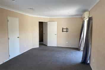 97B Lake Crescent, Hamilton Lake