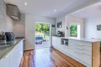 42 Third Avenue, Kingsland