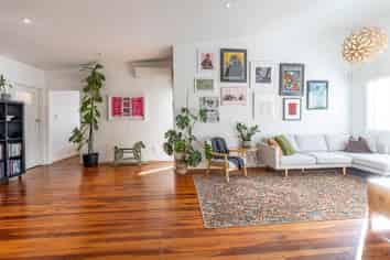 42 Third Avenue, Kingsland