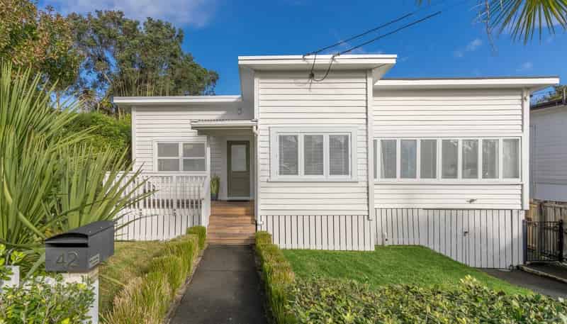 42 Third Avenue, Kingsland