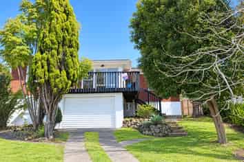 23 Mirrabooka Avenue, Botany Downs