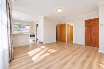 2/53 Ayton Drive, Totara Vale