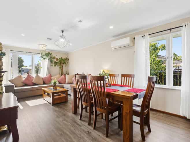 8 Marr Road, Manurewa