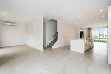 70 Mackay Drive, Greenhithe