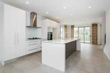 70 Mackay Drive, Greenhithe