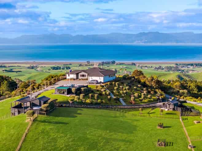 226 Rataroa Road, Miranda
