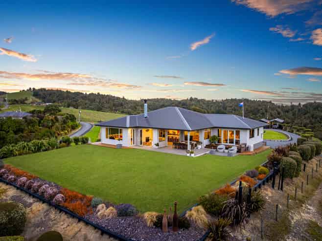 226 Rataroa Road, Miranda