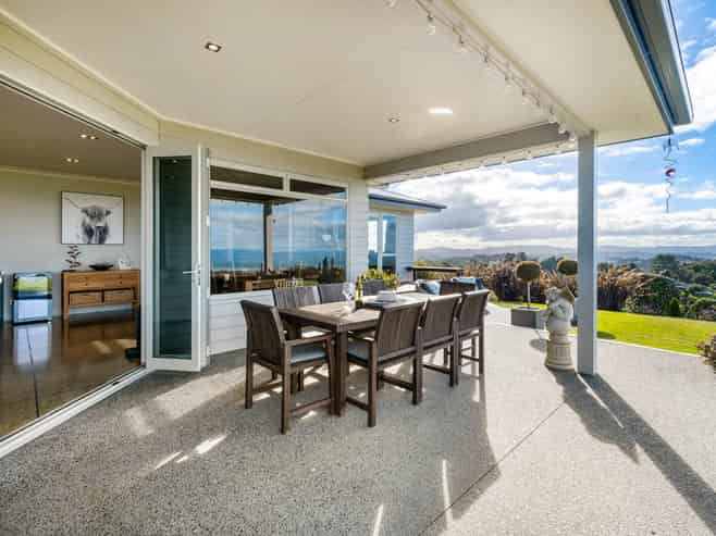 226 Rataroa Road, Miranda