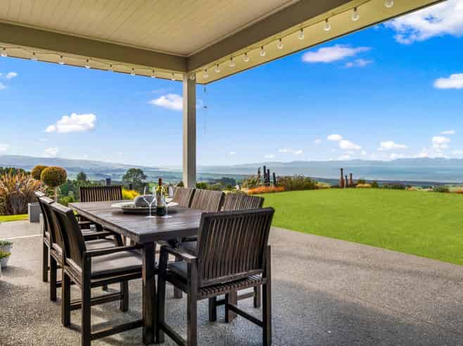 226 Rataroa Road, Miranda