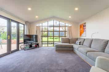 33 Maple Crescent, Watlington