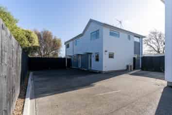 9/51 Hills Road, Edgeware