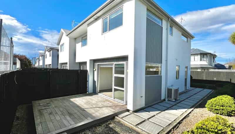 9/51 Hills Road, Edgeware