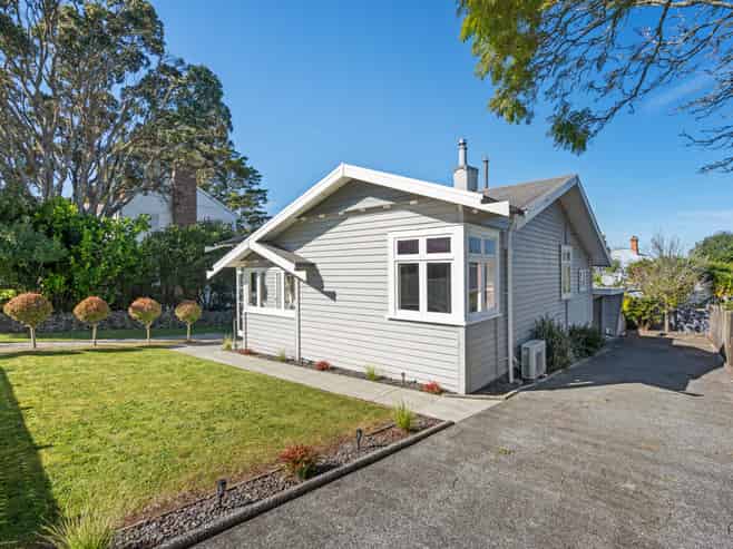 6 Parahaki Street, Regent