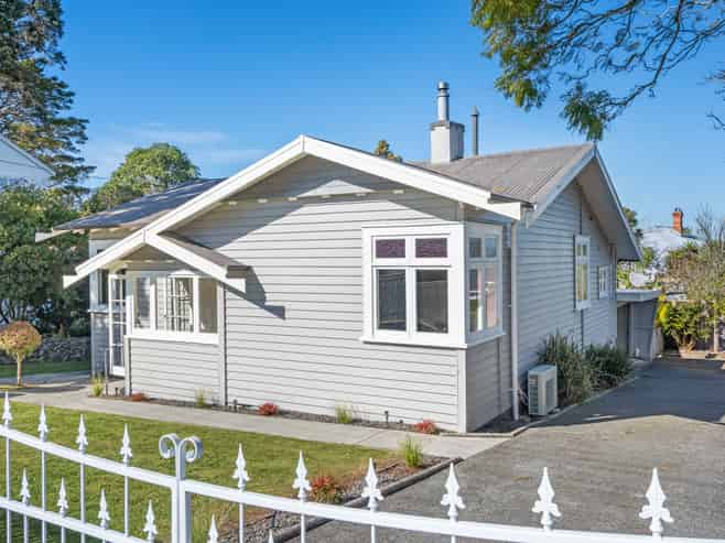 6 Parahaki Street, Regent