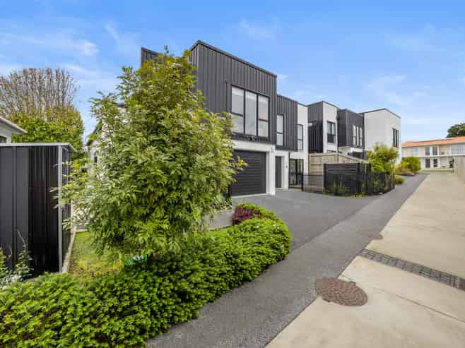 22D Borrowdace Avenue, Botany Downs
