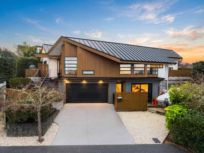 16 Tuatini Place, Long Bay