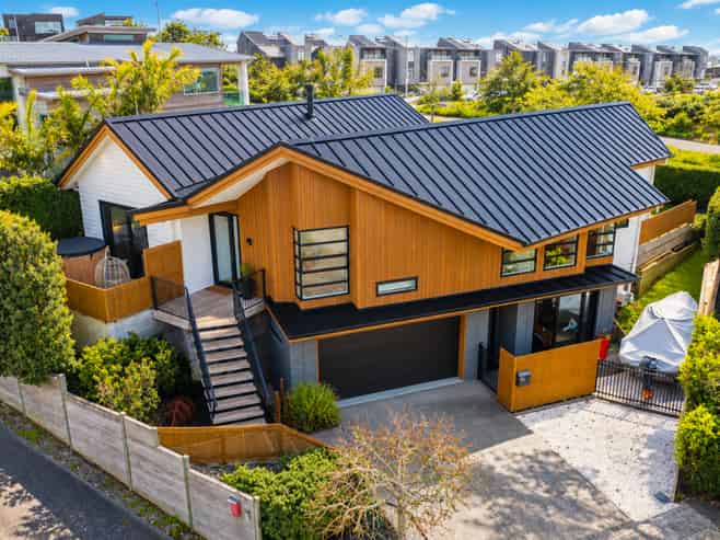 16 Tuatini Place, Long Bay