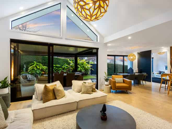 16 Tuatini Place, Long Bay