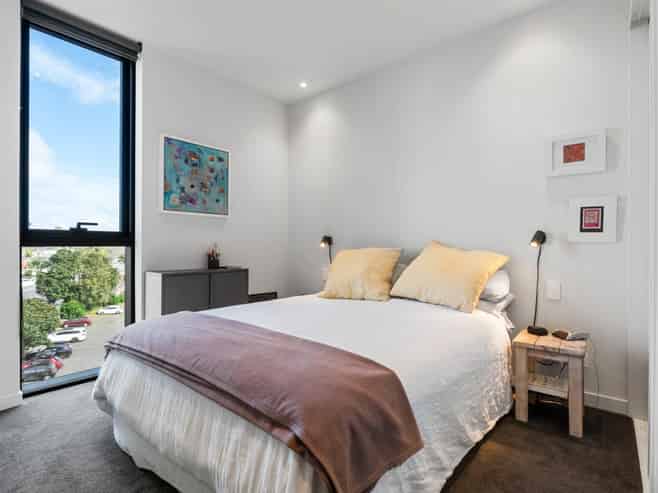 303/223B Green Lane West, Epsom