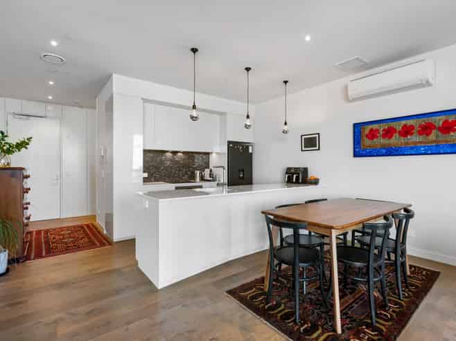 303/223B Green Lane West, Epsom