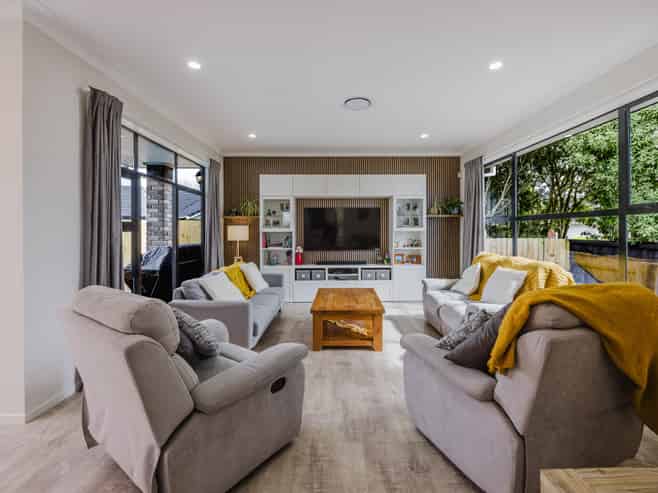 168 Walter Strevens Drive, Conifer Grove