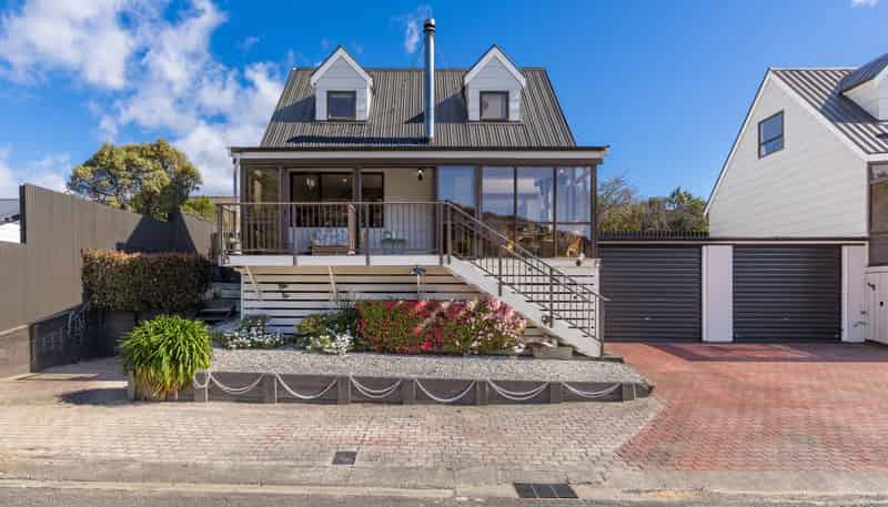 2/251A Waikawa Road, Waikawa