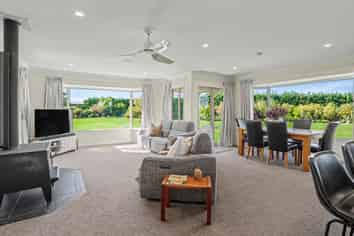 2/186 Knights Road, West Melton