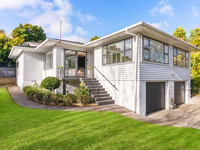 14 Takapu Street, Henderson