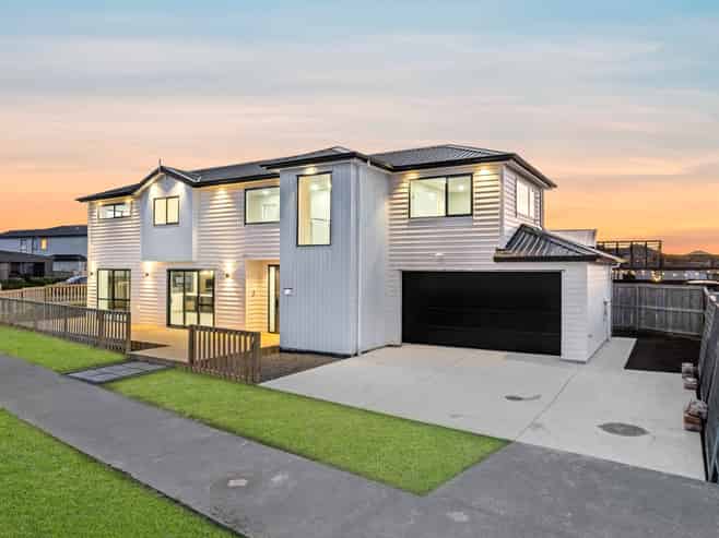 2 Whata Street, Clarks Beach