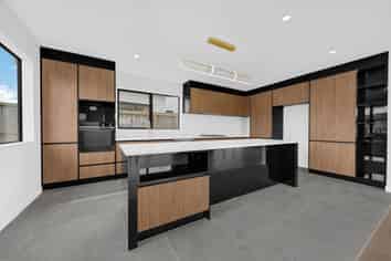 2 Whata Street, Clarks Beach