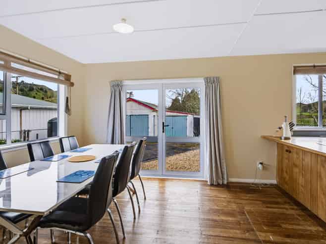 21 and 23 Brewer Road, Strathmore