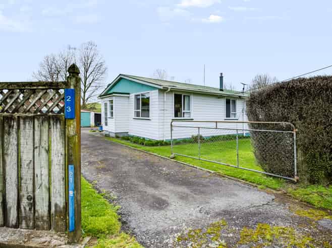 21 and 23 Brewer Road, Strathmore