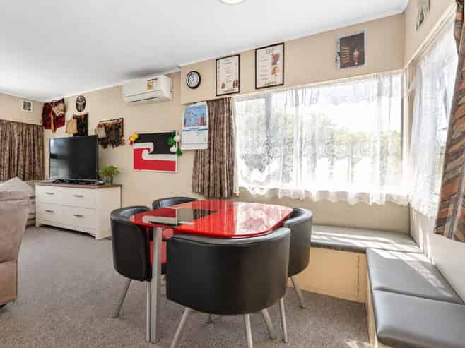 51 Clayton Avenue, Otara