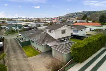2/20 Cobham Crescent, Stoke